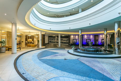 Mantra Towers Of Chevron - Palm Beach Accommodation 5