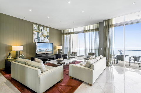 Mantra Towers Of Chevron - Palm Beach Accommodation 9