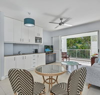 Couples private spa beach getaway - Palm Beach Accommodation