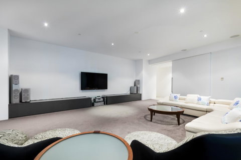 Q1 Resort & Spa - Official - Palm Beach Accommodation 41