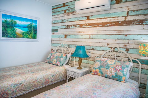 Jamaica Beach House - Palm Beach Accommodation 22