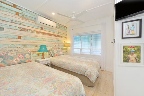 Jamaica Beach House - Palm Beach Accommodation 43