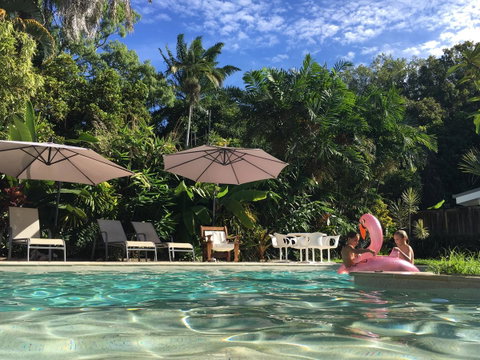 Jamaica Beach House - Palm Beach Accommodation 2