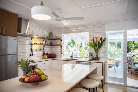 Jamaica Beach House - Palm Beach Accommodation 3