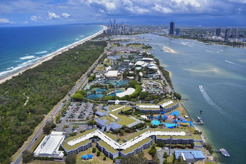 Sea World Resort - Palm Beach Accommodation 15