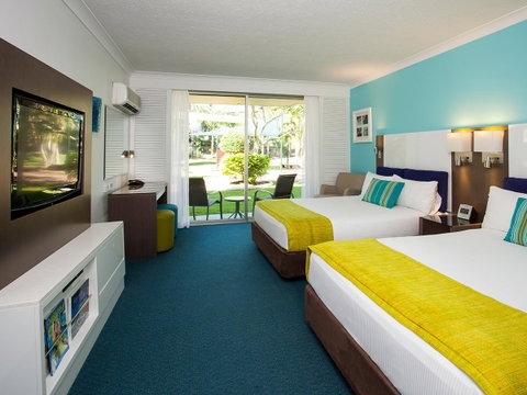 Sea World Resort - Palm Beach Accommodation 4