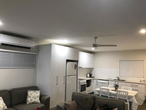 Whitsunday Luxury Homes - Palm Beach Accommodation 14