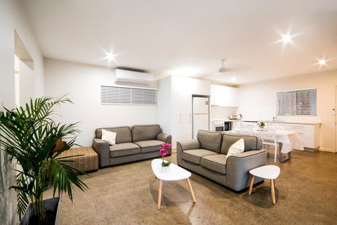 Whitsunday Luxury Homes - Palm Beach Accommodation 30