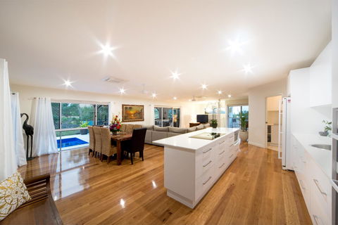 Whitsunday Luxury Homes - Palm Beach Accommodation 5
