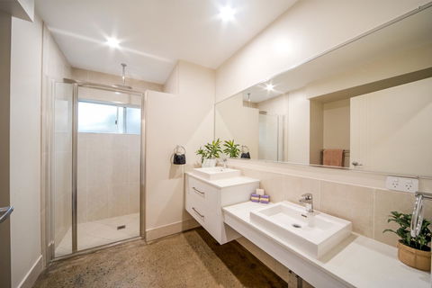 Whitsunday Luxury Homes - Palm Beach Accommodation 33