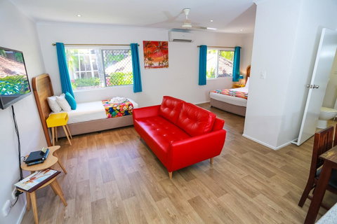 Port Douglas Motel - Palm Beach Accommodation 4