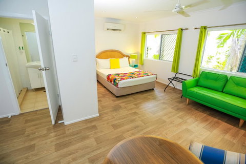 Port Douglas Motel - Palm Beach Accommodation 11