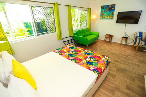 Port Douglas Motel - Palm Beach Accommodation 9
