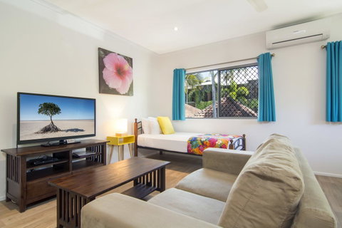 Port Douglas Motel - Palm Beach Accommodation 36