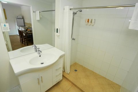 Port Douglas Motel - Palm Beach Accommodation 6