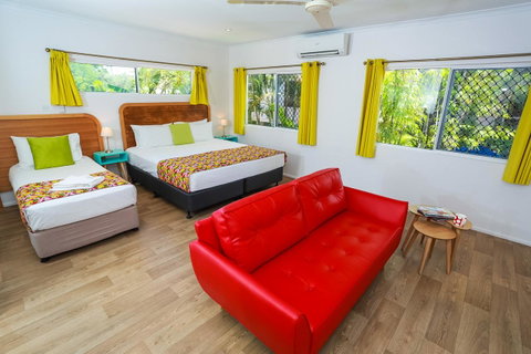 Port Douglas Motel - Palm Beach Accommodation 8