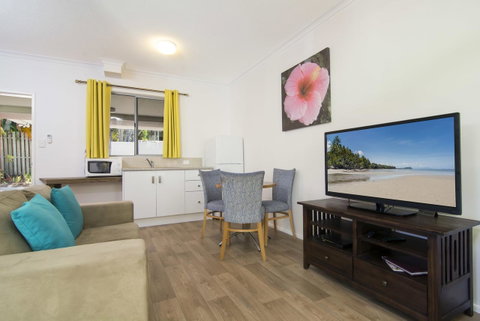 Port Douglas Motel - Palm Beach Accommodation 43