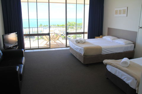 Ocean Views At Whitsunday Terraces Resort - Palm Beach Accommodation 11