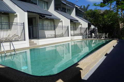 Airlie Seaview Apartments - Palm Beach Accommodation 5