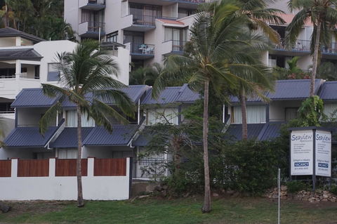Airlie Seaview Apartments - Palm Beach Accommodation 2