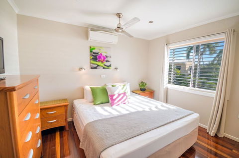 Airlie Apartments - Palm Beach Accommodation 20