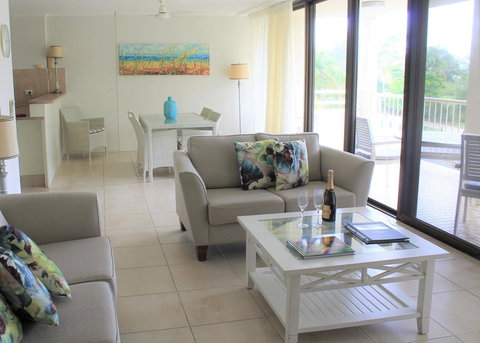 Argosy On The Beach - Palm Beach Accommodation 7