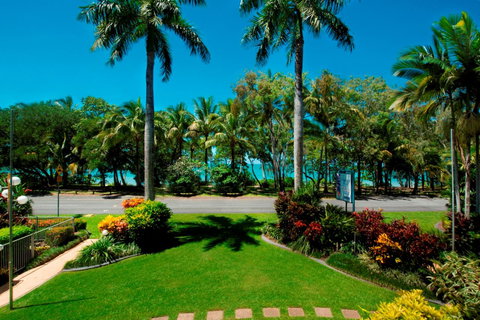 Argosy On The Beach - Palm Beach Accommodation 8