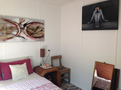 XYL Pets Friendly Seaside Boutique Guesthouse - Palm Beach Accommodation 13