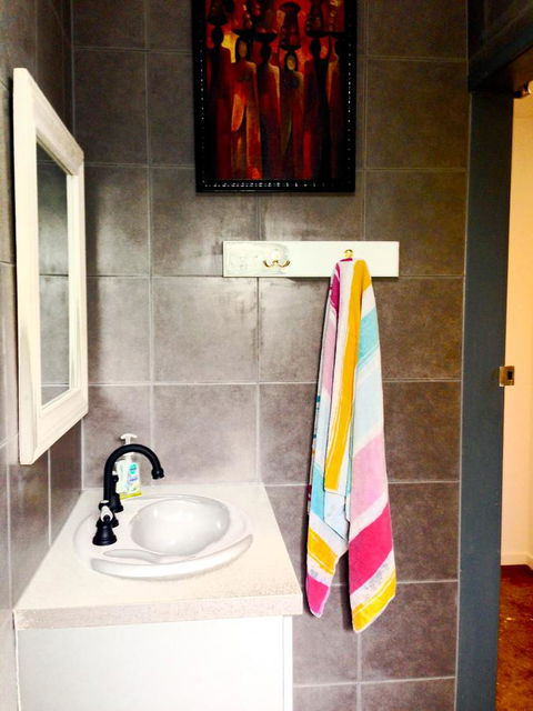 XYL Pets Friendly Seaside Boutique Guesthouse - Palm Beach Accommodation 4