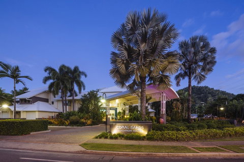 Coral Sands Beachfront Resort - Palm Beach Accommodation 16