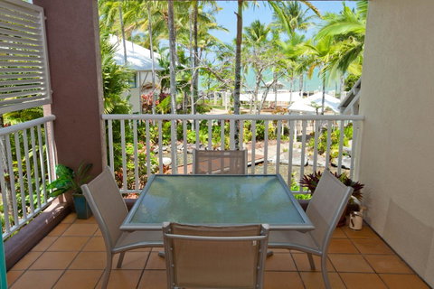 Coral Sands Beachfront Resort - Palm Beach Accommodation 2
