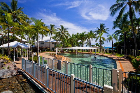Coral Sands Beachfront Resort - Palm Beach Accommodation 5