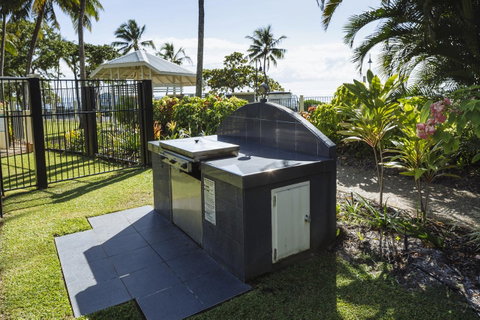 Coral Sands Beachfront Resort - Palm Beach Accommodation 28
