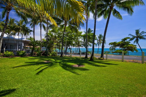 Coral Sands Beachfront Resort - Palm Beach Accommodation 30