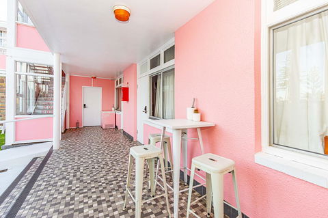 The Pink Hotel Coolangatta - Palm Beach Accommodation 3