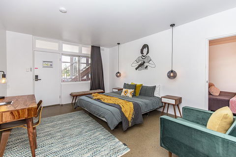 The Pink Hotel Coolangatta - Palm Beach Accommodation 12