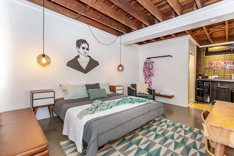 The Pink Hotel Coolangatta - Palm Beach Accommodation 24