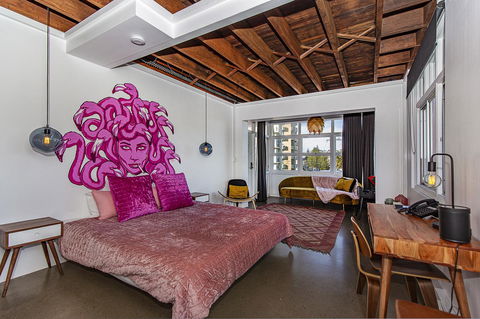 The Pink Hotel Coolangatta - Palm Beach Accommodation 33