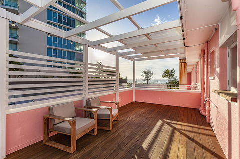 The Pink Hotel Coolangatta - Palm Beach Accommodation 30