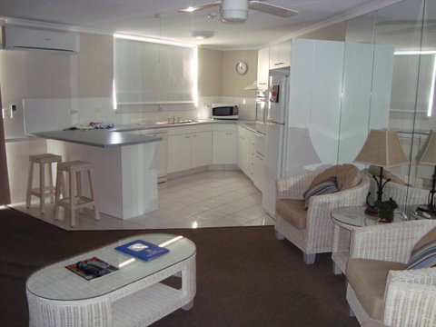 Grosvenor Beachfront Apartments Surfers Paradise - Palm Beach Accommodation 14