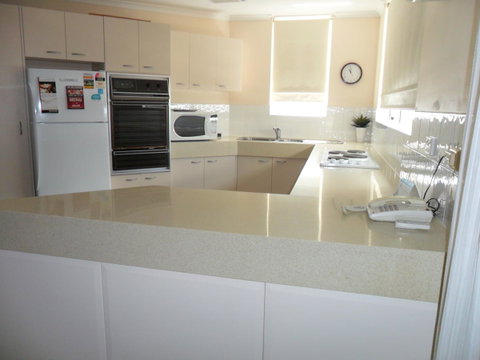 Grosvenor Beachfront Apartments Surfers Paradise - Palm Beach Accommodation 15