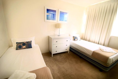 Grosvenor Beachfront Apartments Surfers Paradise - Palm Beach Accommodation 35