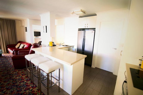 Grosvenor Beachfront Apartments Surfers Paradise - Palm Beach Accommodation 4