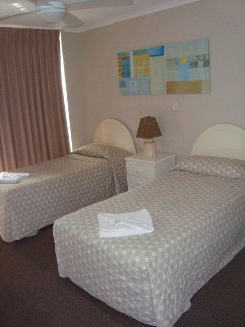 Grosvenor Beachfront Apartments Surfers Paradise - Palm Beach Accommodation 18