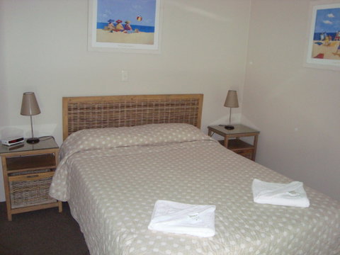 Grosvenor Beachfront Apartments Surfers Paradise - Palm Beach Accommodation 13