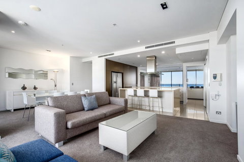 The Wave Resort - Palm Beach Accommodation 4