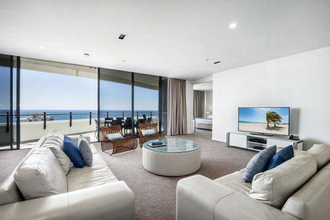 The Wave Resort - Palm Beach Accommodation 9