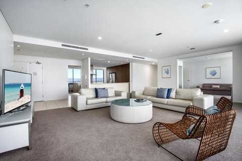 The Wave Resort - Palm Beach Accommodation 5