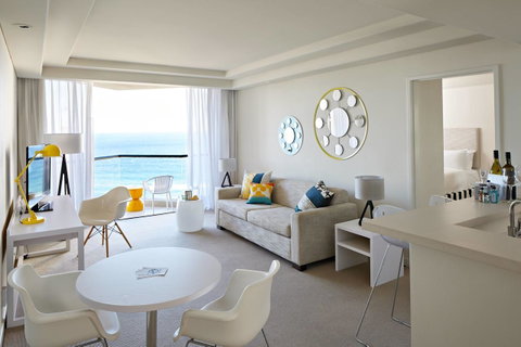 QT Gold Coast - Palm Beach Accommodation 7