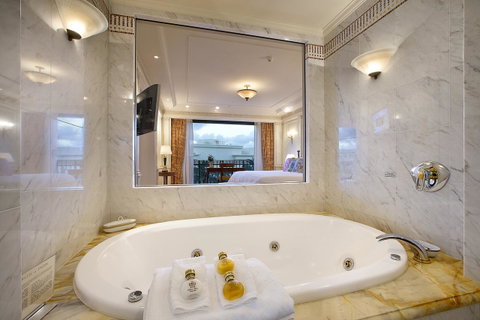 Imperial Hotel Gold Coast - Palm Beach Accommodation 6